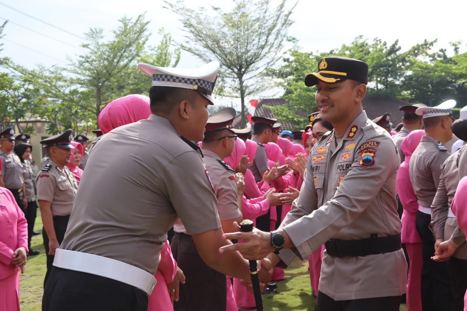 Polres Demak Gelar Upacara Penyerahan Jabatan dan Kenaikan Pangkat 84 Personel