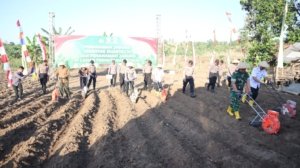 Polres Semarang Gandeng Forkopimda Tanam Jagung Kuartal III di Lahan Perhutani Pringapus