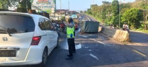 Pick Up Terguling di Depan Cimory Bergas, Sopir Luka Ringan