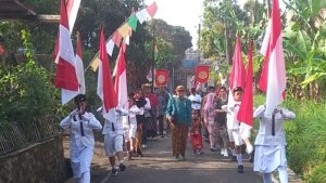 Kirab Budaya Warnai Merti Dusun di Tegal Ombo: Tradisi Guyub Rukun Warga RW 03 Mblotongan, Sidorejo, Salatiga
