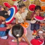 Mewarnai Mimpi, Menjahit Makna: Langkah Kecil Lebah Putih di Festival Payung Indonesia 2025