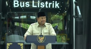 Presiden Prabowo Resmikan Pabrik Kendaraan Listrik Pertama di Indonesia