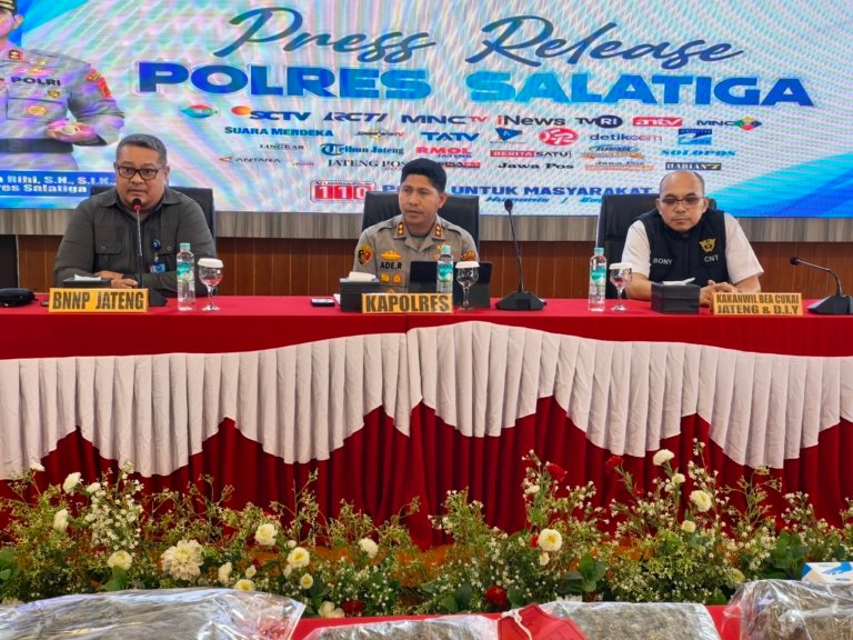 Sembunyikan Sabu di 9 Lokasi, Dua Pengedar Salatiga Diciduk dengan Barang Bukti Hampir 6 Kg Ganja